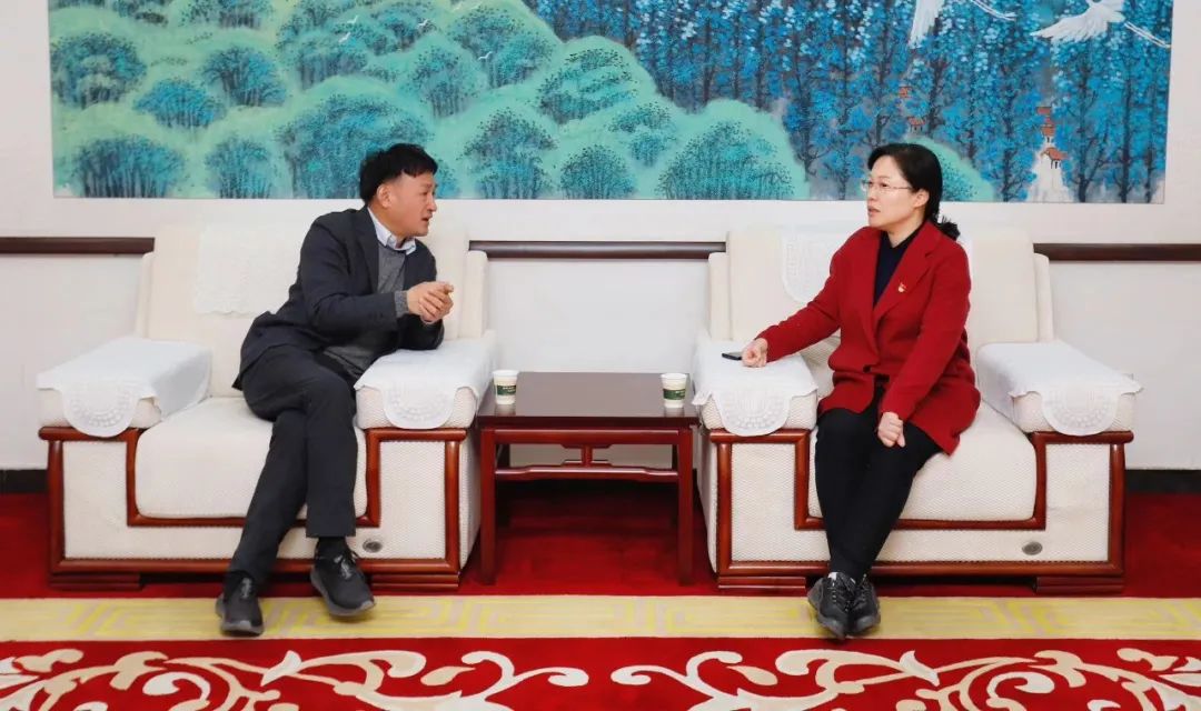 發(fā)揮產(chǎn)業(yè)優(yōu)勢(shì) 助力鄉(xiāng)村振興 | 民權(quán)縣委副書記、縣長(zhǎng)王靜嫻會(huì)見(jiàn)關(guān)曉彥董事長(zhǎng)一行