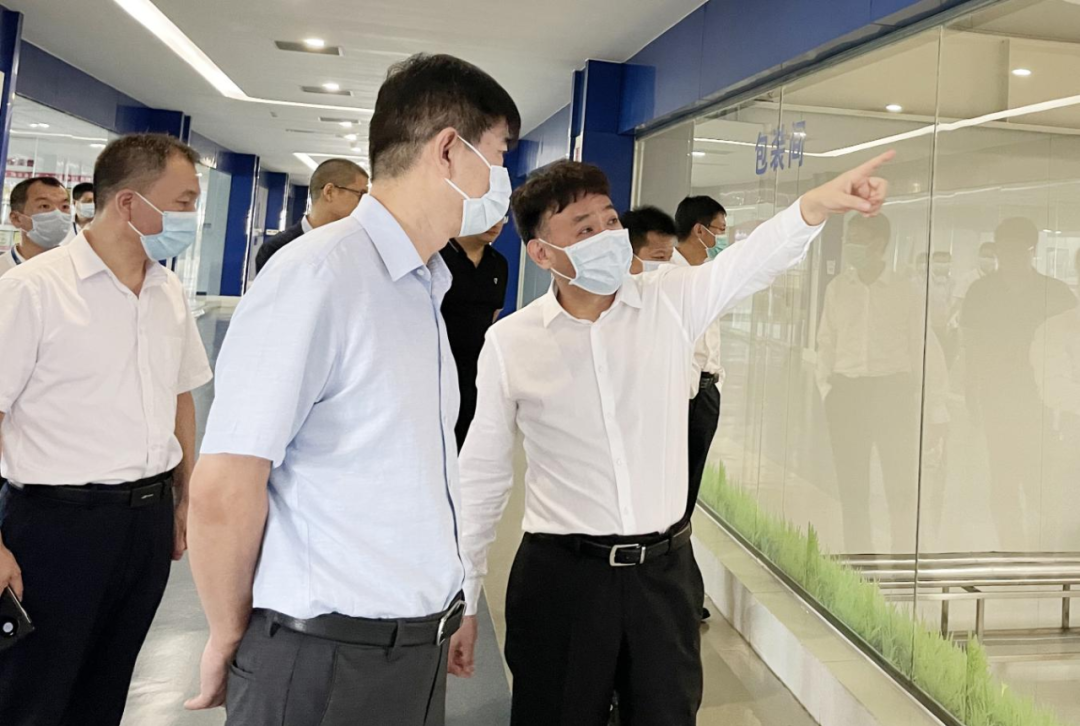 快訊丨河南省人民政府國有資產監(jiān)督管理委員會副主任劉銀志蒞臨花花牛乳業(yè)集團參觀座談 快訊丨河南省人民政府國有資產監(jiān)督管理委員會副主任劉銀志蒞臨花花牛乳業(yè)集團參觀座談