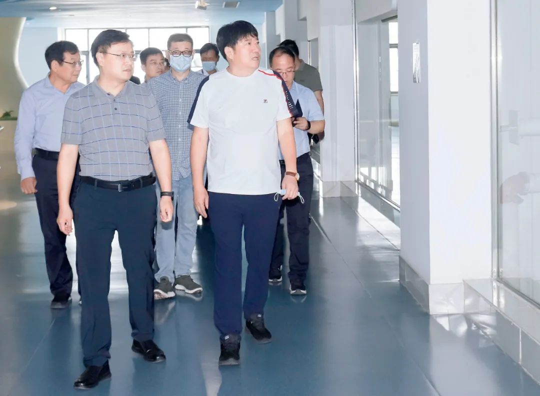 快訊|社旗縣人民政府縣長關(guān)文波一行蒞臨花花牛乳業(yè)集團(tuán)參觀考察 快訊|社旗縣人民政府縣長關(guān)文波一行蒞臨花花牛乳業(yè)集團(tuán)參觀考察