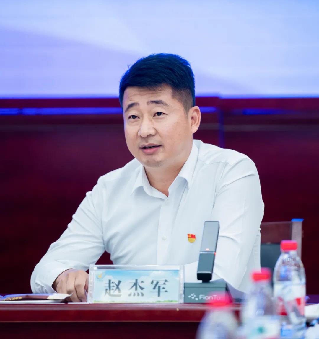 花花牛| 蘭考縣人民政府與蒙牛、花花牛達(dá)成戰(zhàn)略合作 助力河南奶業(yè)高質(zhì)量發(fā)展