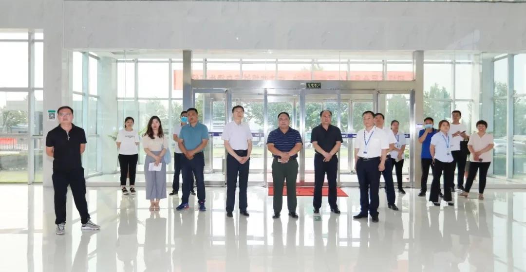 快訊 | 河南省人民政府食品安全委員會辦公室第三批食品安全示范區(qū)驗收組領(lǐng)導蒞臨花花牛乳業(yè)集團驗收食品安全示范區(qū)建設情況 快訊 | 河南省人民政府食品安全委員會辦公室第三批食品安全示范區(qū)驗收組領(lǐng)導蒞臨花花牛乳業(yè)集團驗收食品安全示范區(qū)建設情況