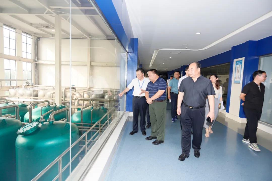 快訊 | 河南省人民政府食品安全委員會辦公室第三批食品安全示范區(qū)驗收組領(lǐng)導蒞臨花花牛乳業(yè)集團驗收食品安全示范區(qū)建設情況 快訊 | 河南省人民政府食品安全委員會辦公室第三批食品安全示范區(qū)驗收組領(lǐng)導蒞臨花花牛乳業(yè)集團驗收食品安全示范區(qū)建設情況