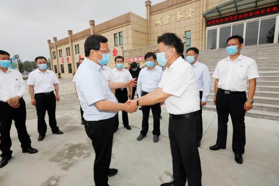 快訊 | 河南省委常委、省紀委書記、省監(jiān)委主任任正曉蒞臨花花牛乳業(yè)集團新蔡瑞亞牧場調(diào)研