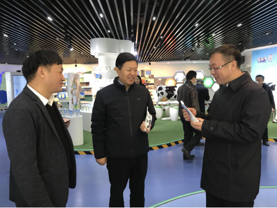 寧夏回族自治區(qū)農(nóng)業(yè)農(nóng)村廳黨組書記、廳長(zhǎng)王剛一行蒞臨花花牛乳業(yè)集團(tuán)調(diào)研