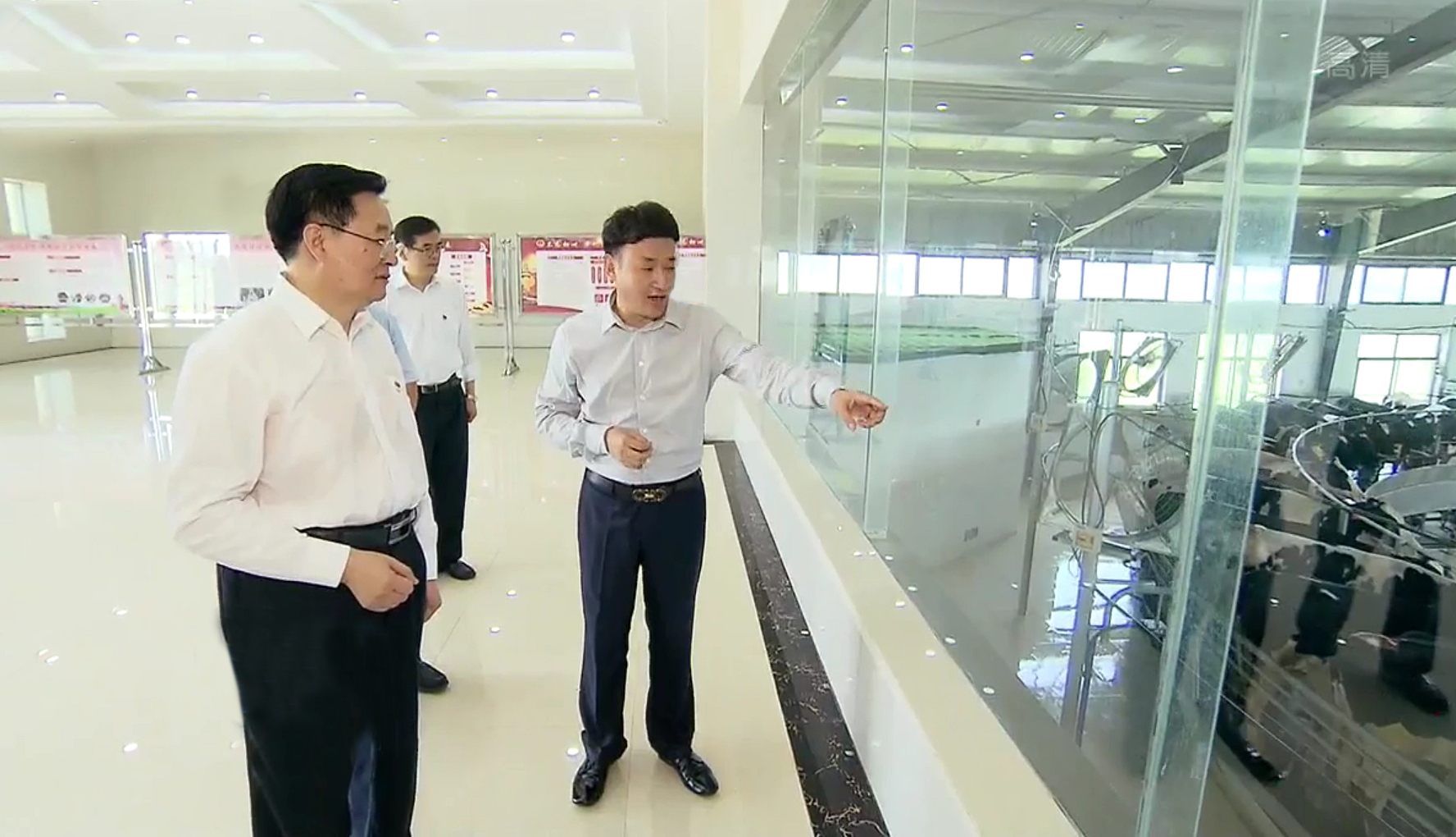 省委書記王國生到河南花花牛乳業(yè)集團·新蔡瑞亞牧業(yè)有限公司調(diào)研 省委書記王國生到河南花花牛乳業(yè)集團·新蔡瑞亞牧業(yè)有限公司調(diào)研