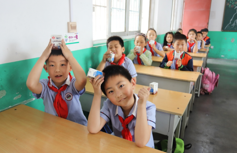 花花牛|六一關(guān)愛兒童，讓愛灑滿人間